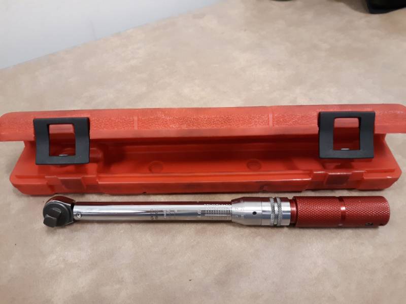 lot 7250 image: Mac 38 in Drive Torque Wrench Model # TWX250