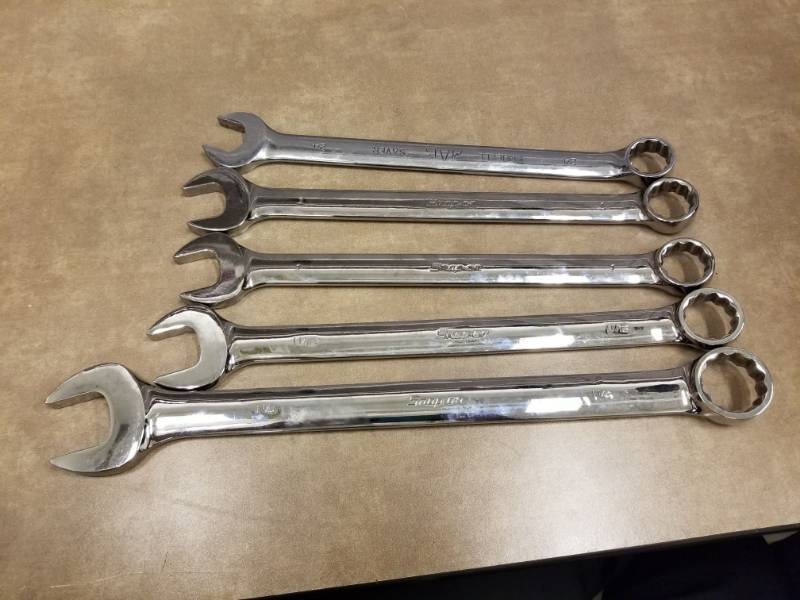 lot 7278 image: 4 Snap On and 1 Mac Combination Wrench