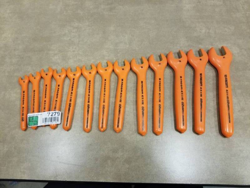 lot 7279 image: Facom Insulated Wrench Set