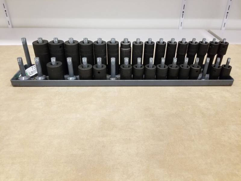 lot 7329 image: Mac 12 Impact Socket Set