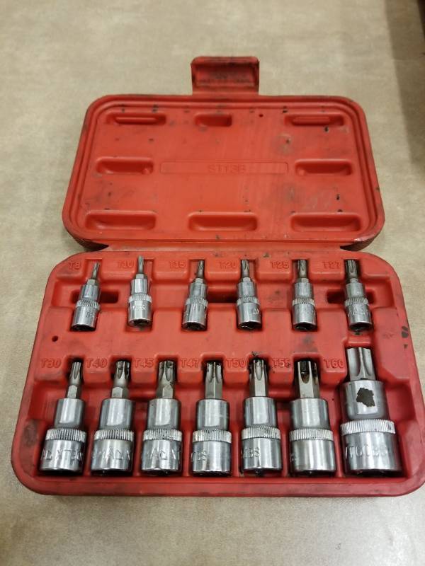 lot 7351 image: Mac 13 PC Star Driver Set