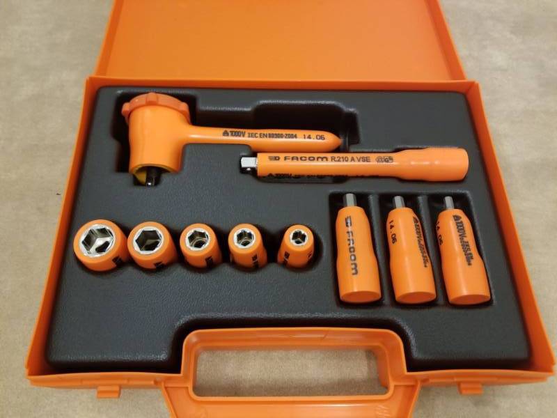 lot 7361 image: Facom 10PC Insulated Socket Set R.400