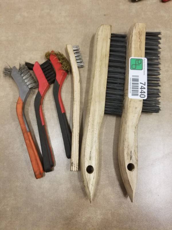 lot 7440 image: Wire Brushes