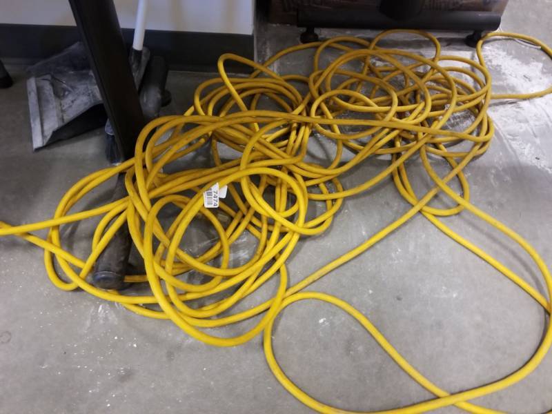 lot 7474 image: 3 Extension Cords