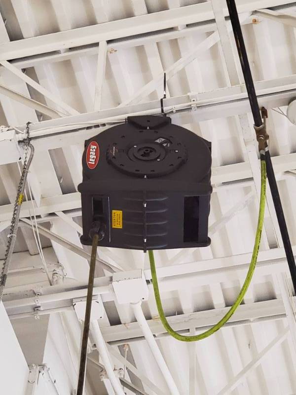lot 9534 image: Suspended Air Hose Reel Buyer Must Remove