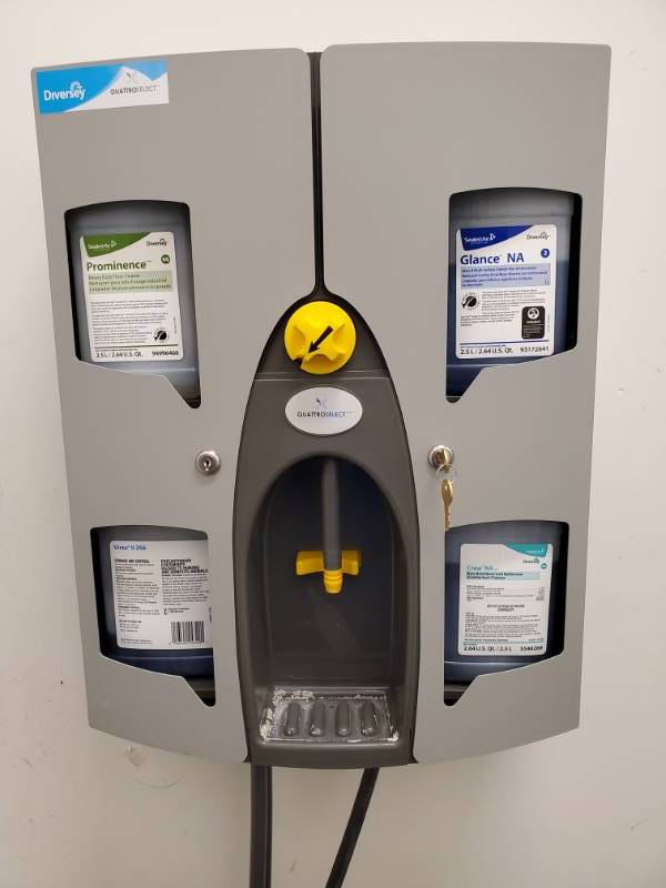 lot 9781 image: Diversey QuattroSelect Dispenser