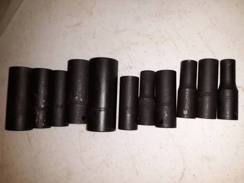 lot 7424 image: Mac Sockets Incomplete Set, Various Sizes
