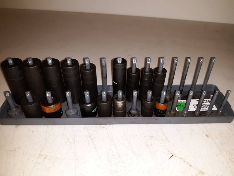 lot 7426 image: Mac Sockets Incomplete Set, Various Sizes