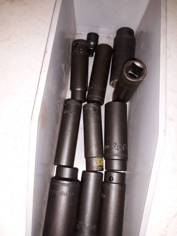 lot 7430 image: Mac Sockets Incomplete Set, Various Sizes