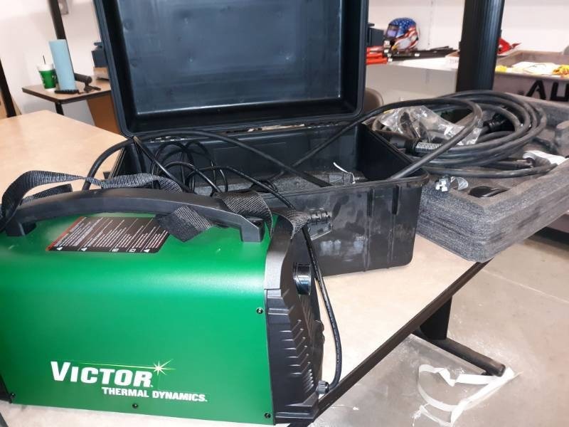 lot 7434 image: Victor Plasma Cutting System in Case Model # Cutmaster 42