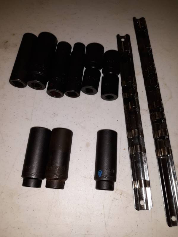 lot 7418 image: Mac Sockets Incomplete Set, Various Sizes