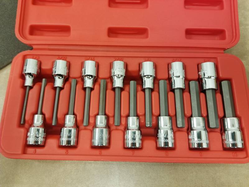 lot 7085 image: Mac Tools 14-PC. 38  Drive SAE and Metric Hex Driver Set