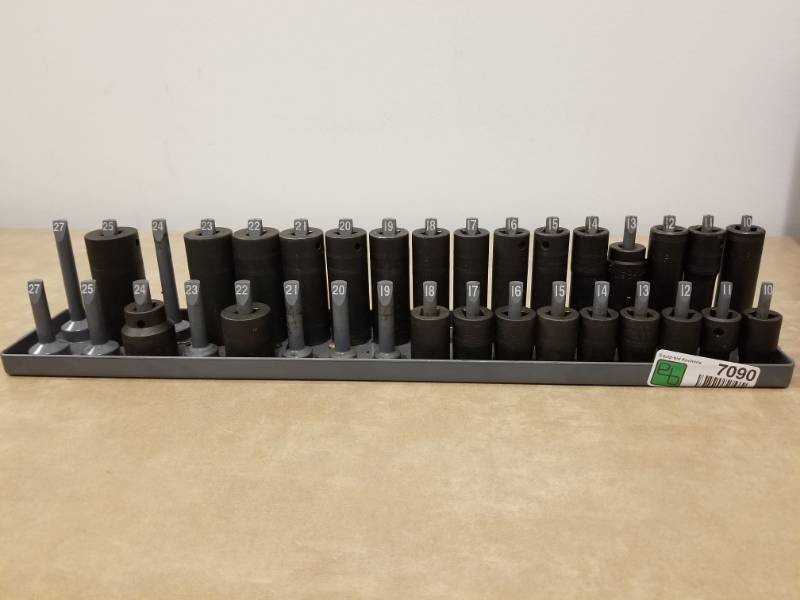 lot 7090 image: MAC Tools Metric Impact Socket Set