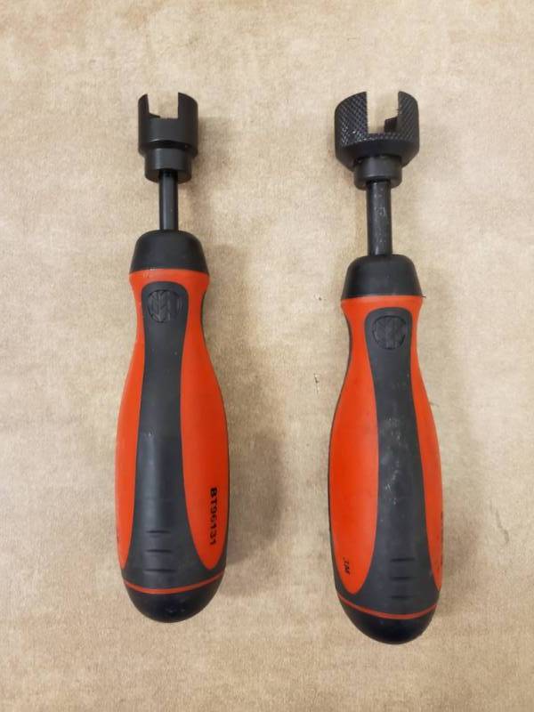 lot 7263 image: MAC Tools Break Spring Tools
