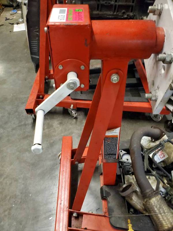 lot 8209 image: MAC Tools 1250 lbs. Engine Stand with 360° Rotatable Head and Motor