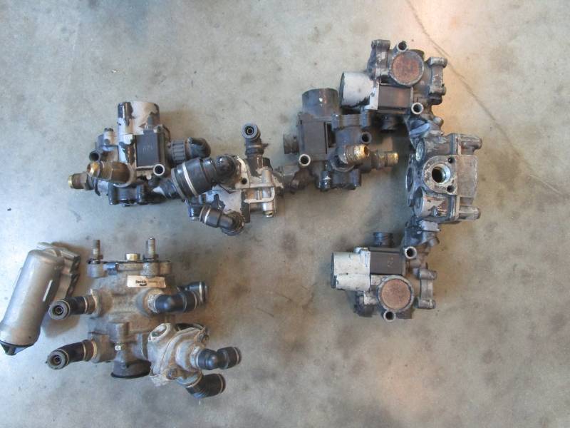 lot 9754 image: Automotive Parts
