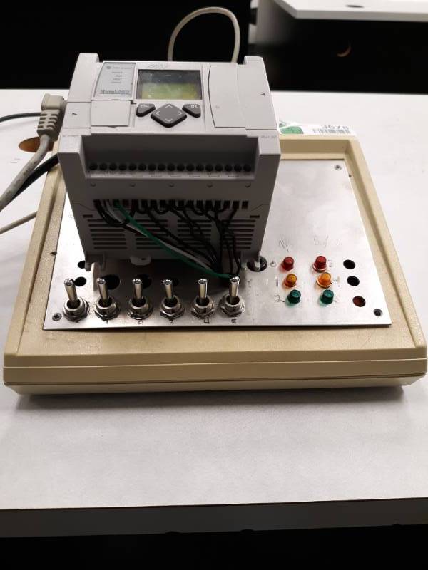 lot 36780 image: Micrologix 1100 Controller