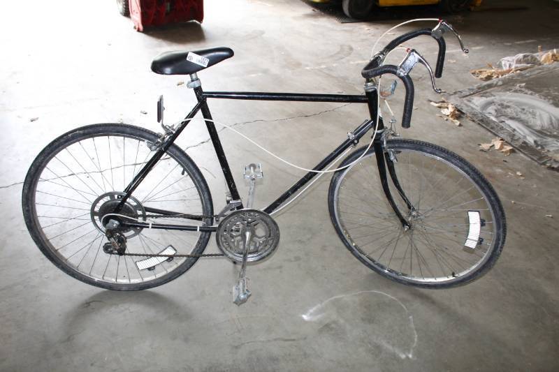 lot 1871 image: Vintage 1980s 10-Speed Free Spirit Bicycle All Original - Vintage Bike