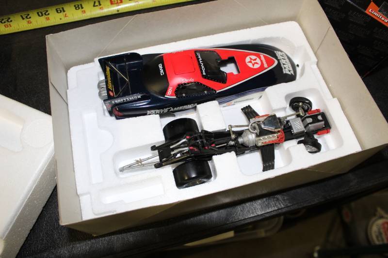 lot 746 image: Mac Tools Limited Edition Die Cast Funny Car Collectable