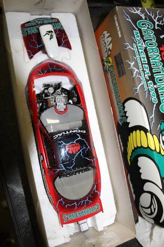 lot 757 image: Mac Tools Limited Edition Die Cast Funny Car Collectable