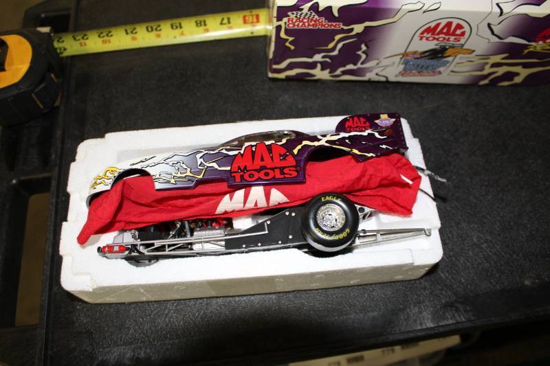 lot 760 image: Mac Tools Limited Edition Die Cast Funny Car Collectable