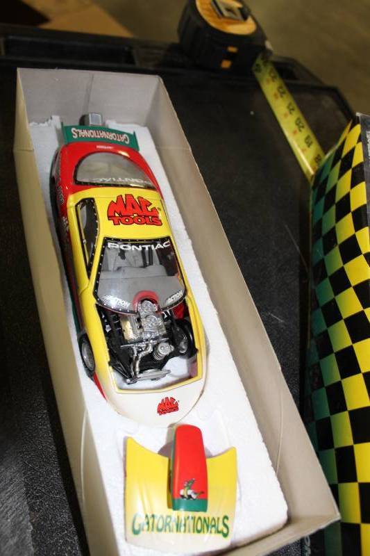 lot 769 image: Mac Tools Limited Edition Die Cast Funny Car Collectable