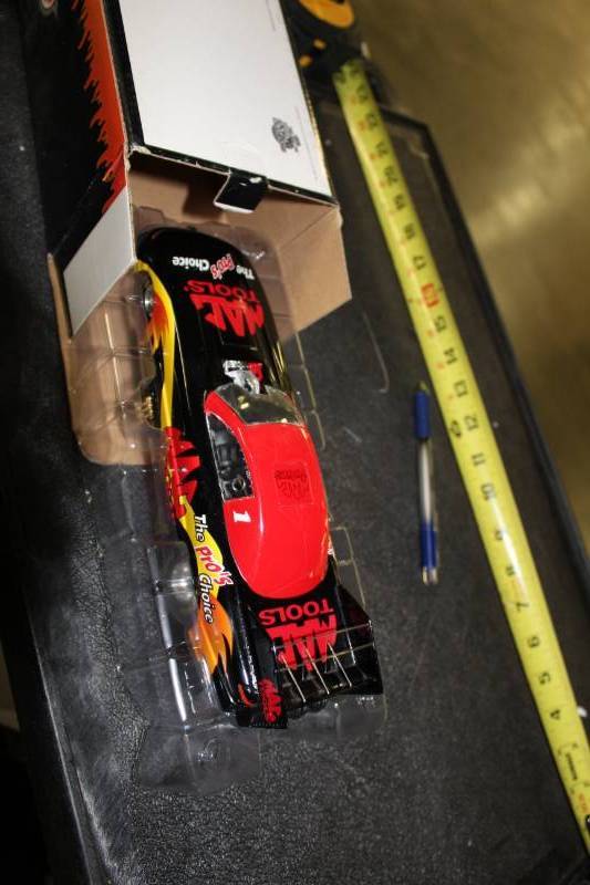 lot 770 image: Mac Tools Limited Edition Die Cast Funny Car Collectable