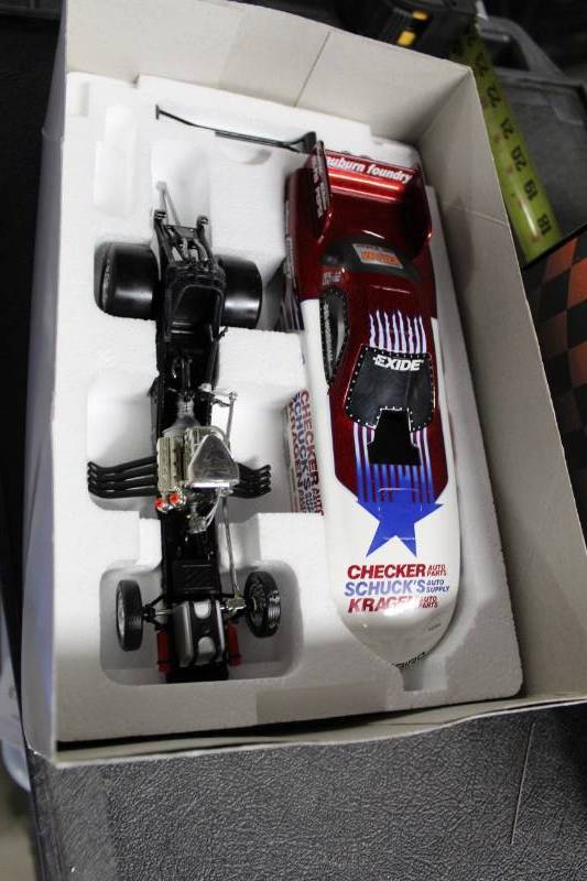 lot 776 image: Mac Tools Limited Edition Die Cast Funny Car Collectable