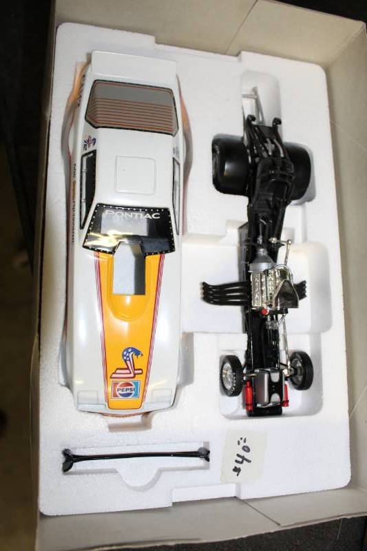 lot 788 image: Mac Tools Limited Edition Die Cast Funny Car Collectable -1998
