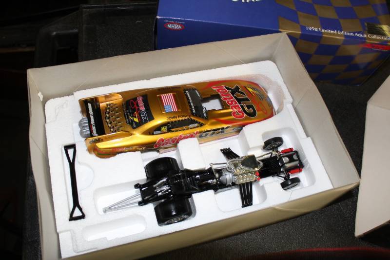 lot 795 image: Mac Tools Limited Edition Die Cast Funny Car Collectable