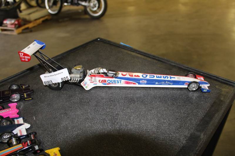 lot 805 image: Car Quest Limited Edition Die Cast Dragster Collectable