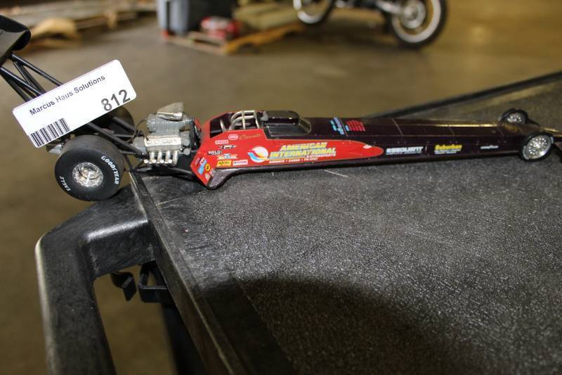 lot 812 image: Limited Edition Die Cast Dragster Collectable