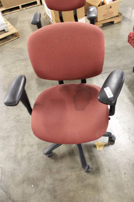 lot 1861 image: Steelcase Dive Office Chairs 461 series