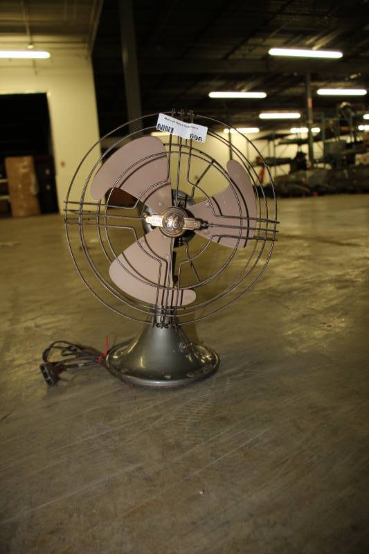 lot 696 image: Vintage Fan