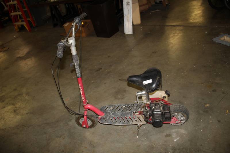 lot 716 image: Motorized Scooter
