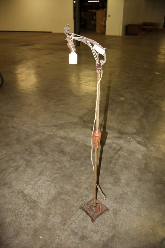 lot 719 image: Vintage Floor Lamp