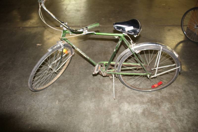 lot 3658 image: Schwinn Racer 3 speed