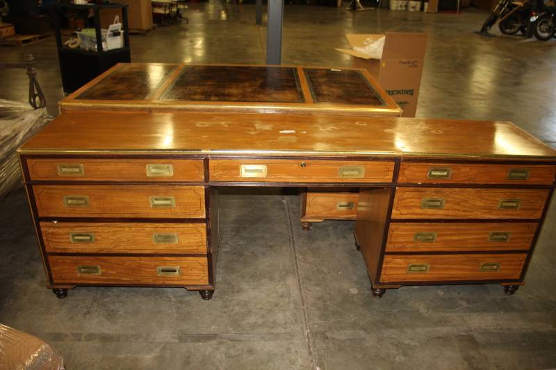 lot 3605 image: Beautiful Credenza