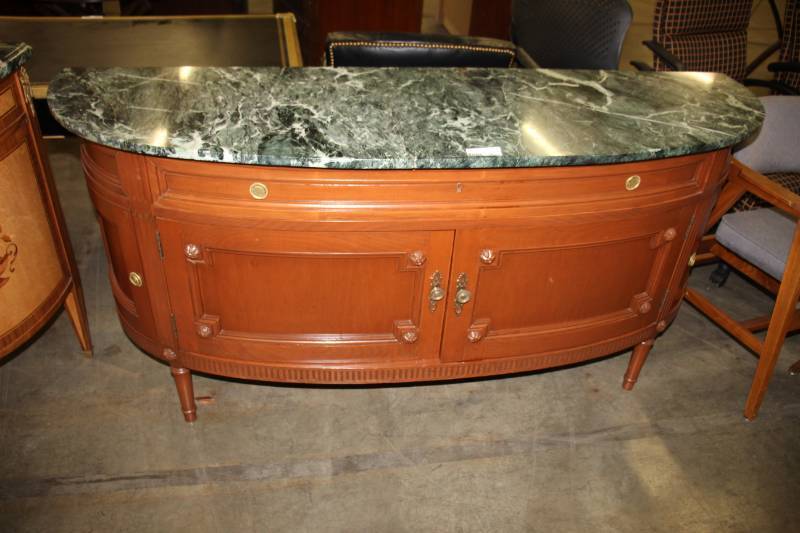 lot 3629 image: Beautiful Marble Top Buffet