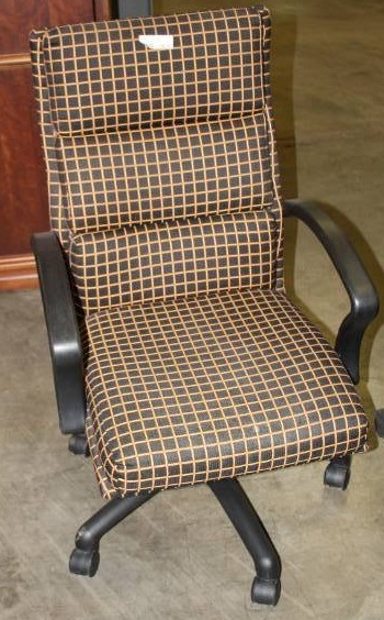 lot 3636 image: Desk  Conference  Chair
