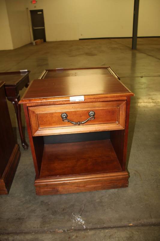 lot 3624 image: Solid Wood Night Stand