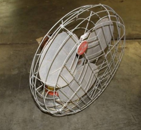 lot 1987 image: Vintage 24 inch Dayton Fan