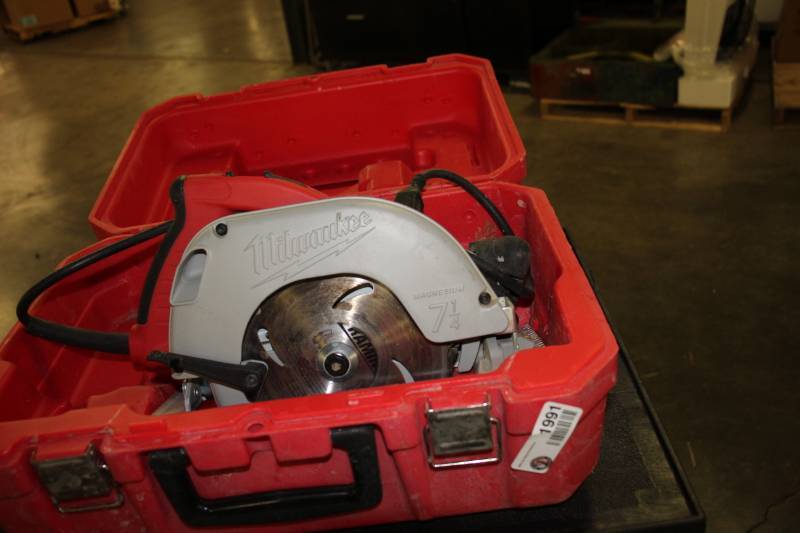 lot 1991 image: Milwaukee Circular Saw
