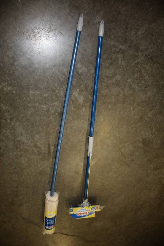 lot 898 image: Quickie 16oz Wet Mop  and Quickie Sponge Scubber