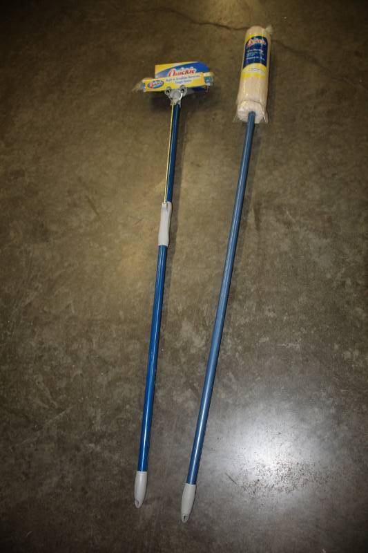 lot 894 image: Quickie 16oz Wet Mop  and Quickie Sponge Scubber