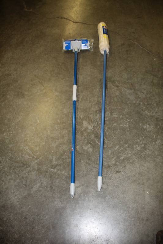 lot 896 image: Quickie 16oz Wet Mop  and Quickie Sponge Scubber