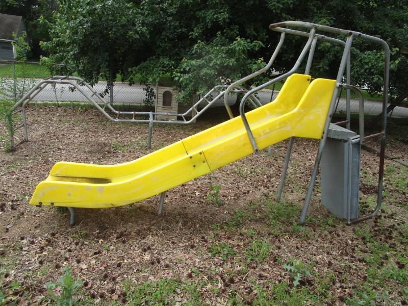 lot 5054 image: Metal Slide with Plastic Slide Ramp Buyer Must Remove