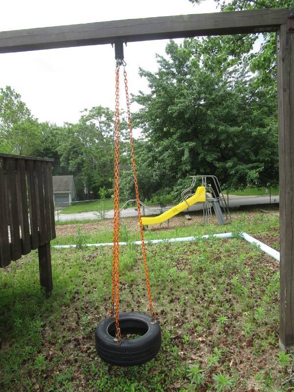 lot 5057 image: Tire Swing with Chains