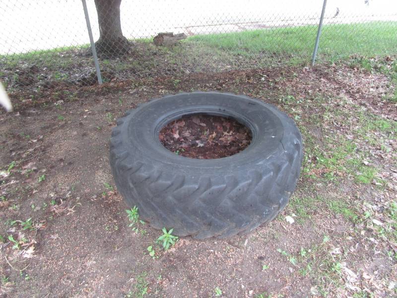 lot 5059 image: Large Tractor Tire