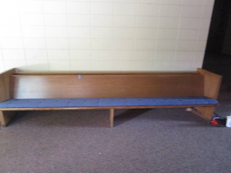 lot 5156 image: Wood Pew with Blue Cushion